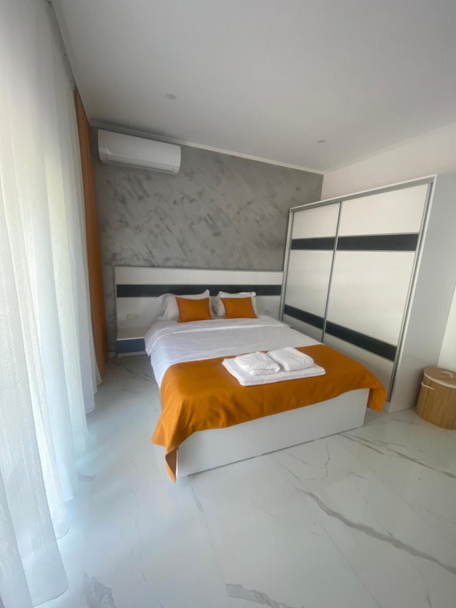 Pami Apartment Néa Péramos Exterior foto